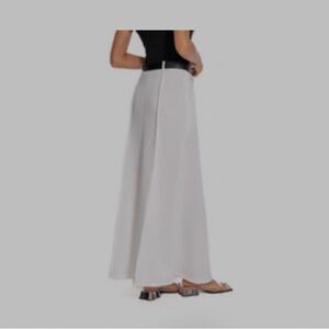 Chic White Maxi Skirt